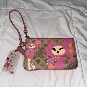Vintage Coach Poppy Pinky Chan Wristlet 
100% Authentic and Intact